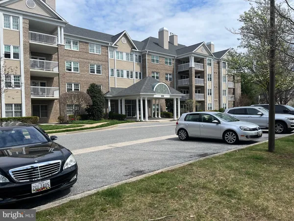 $425,000 | 200 Belmont Forest Court, Unit 205, Lutherville-Timonium, MD 21093