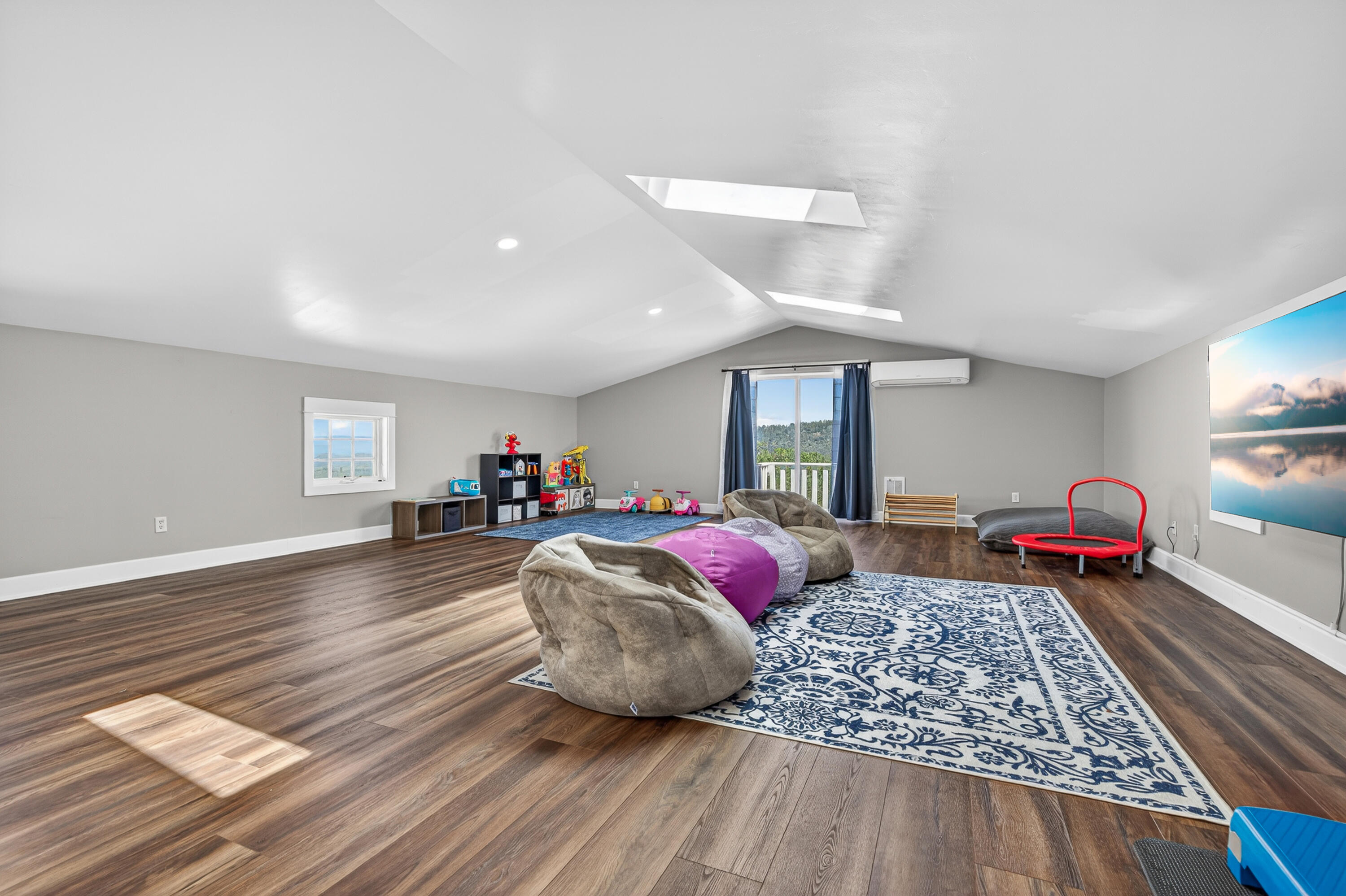 6081 Hillcrest Road Medford, OR 97504 - Photo 55 of 83 57
