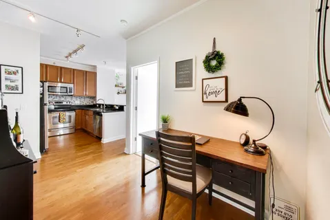 $437,500 | 1901 South Calumet Avenue, Unit 1206, Chicago, IL 60616