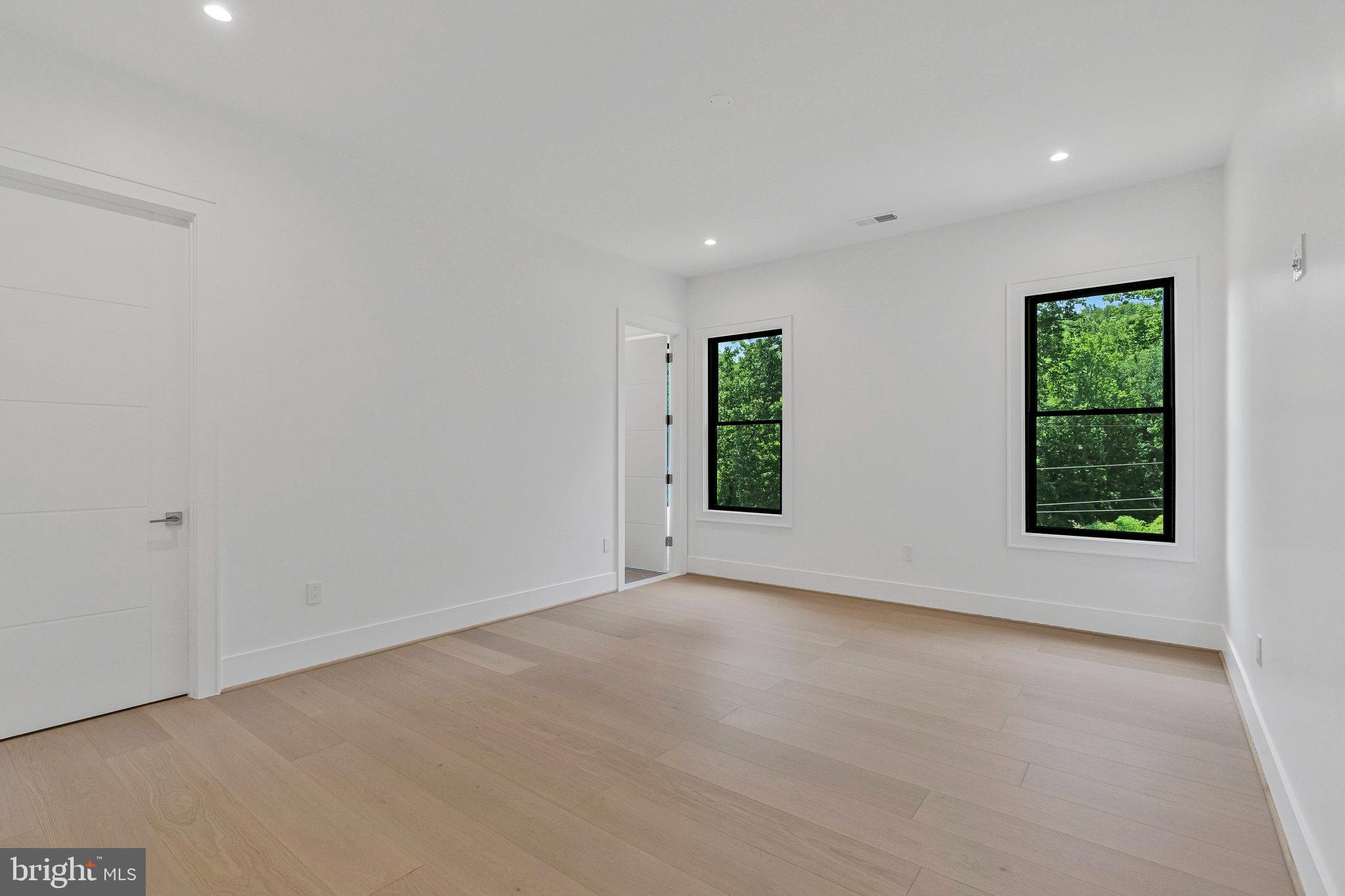 1434 Waggaman Circle McLean, VA 22101 - Photo 69 of 113 Ensuite bedroom with full bath