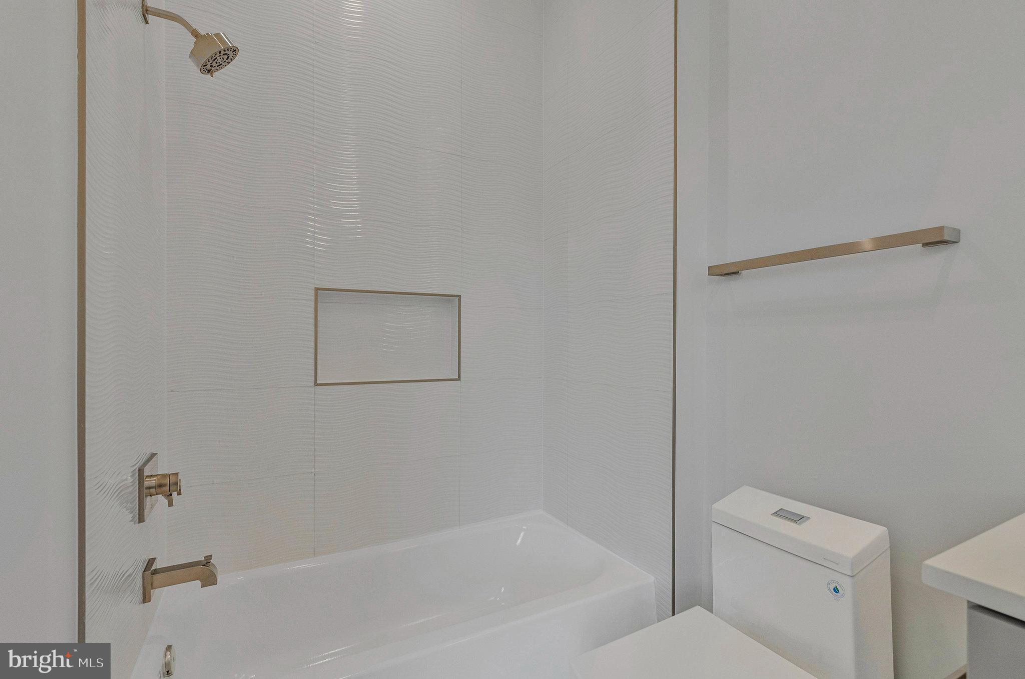 1434 Waggaman Circle McLean, VA 22101 - Photo 71 of 113 Ensuite bedroom with full bath