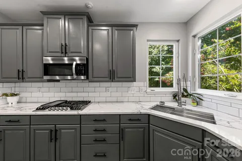 $729,999 | 1840 Sapona Court, Denver, NC 28037