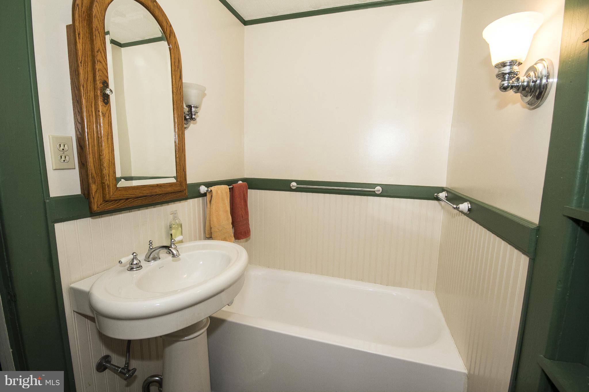 4825 Keswick Road Baltimore, MD 21210 - Photo 19 of 30 Bath (Master)
