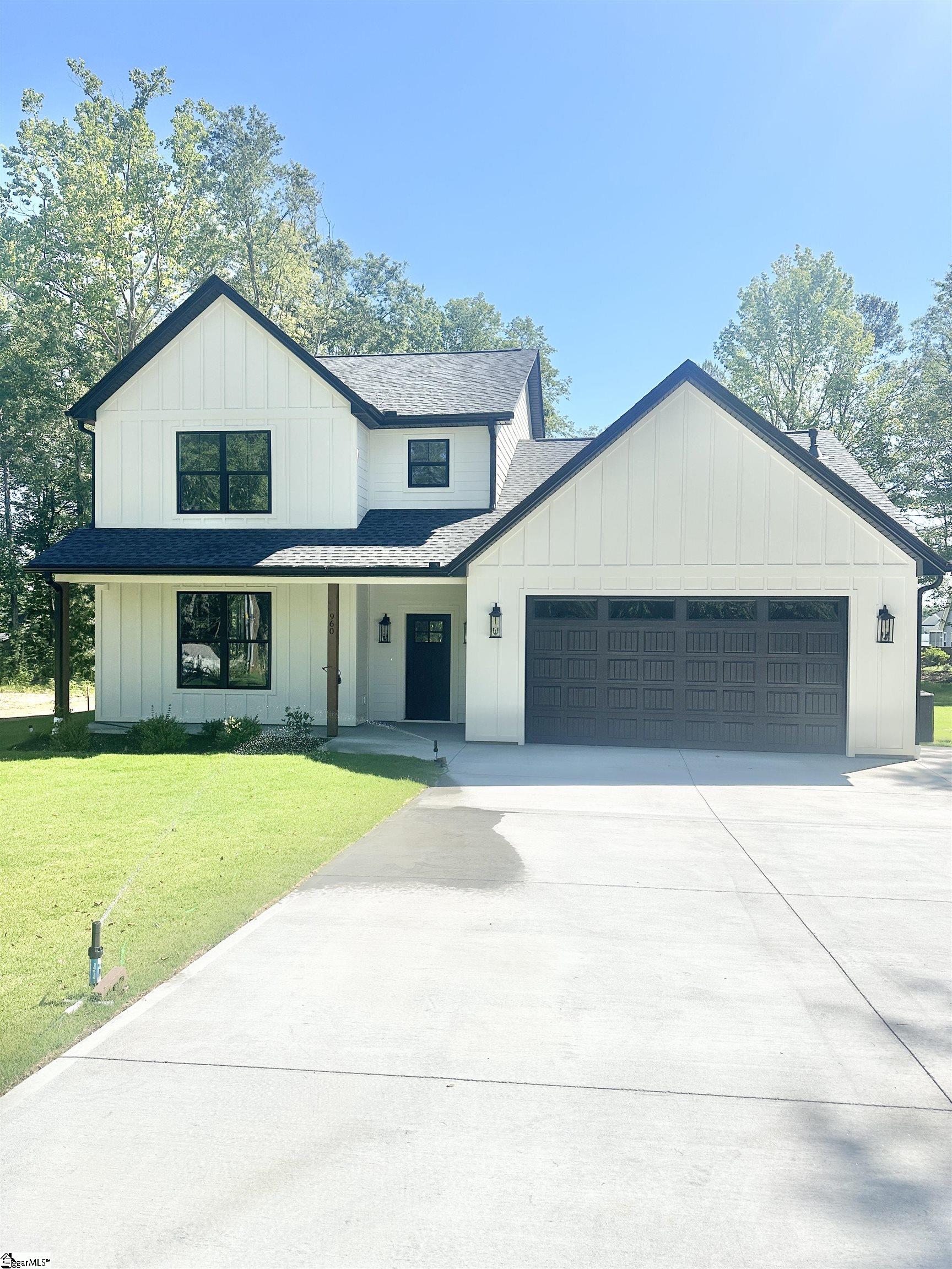 960 Goodjoin Road Campobello, SC 29322 - Photo 1 of 20
