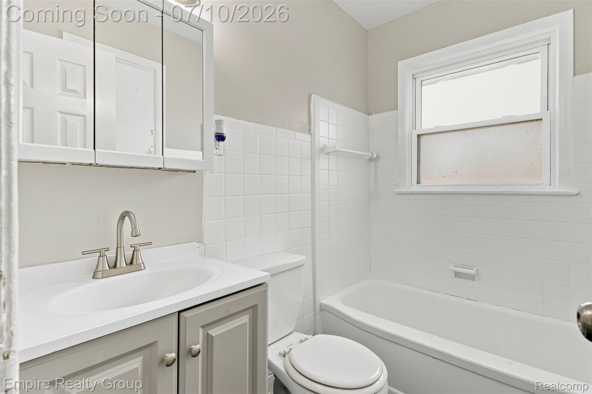 11696 Fielding Street Detroit, MI 48228 - Photo 13 of 21 059.jpg