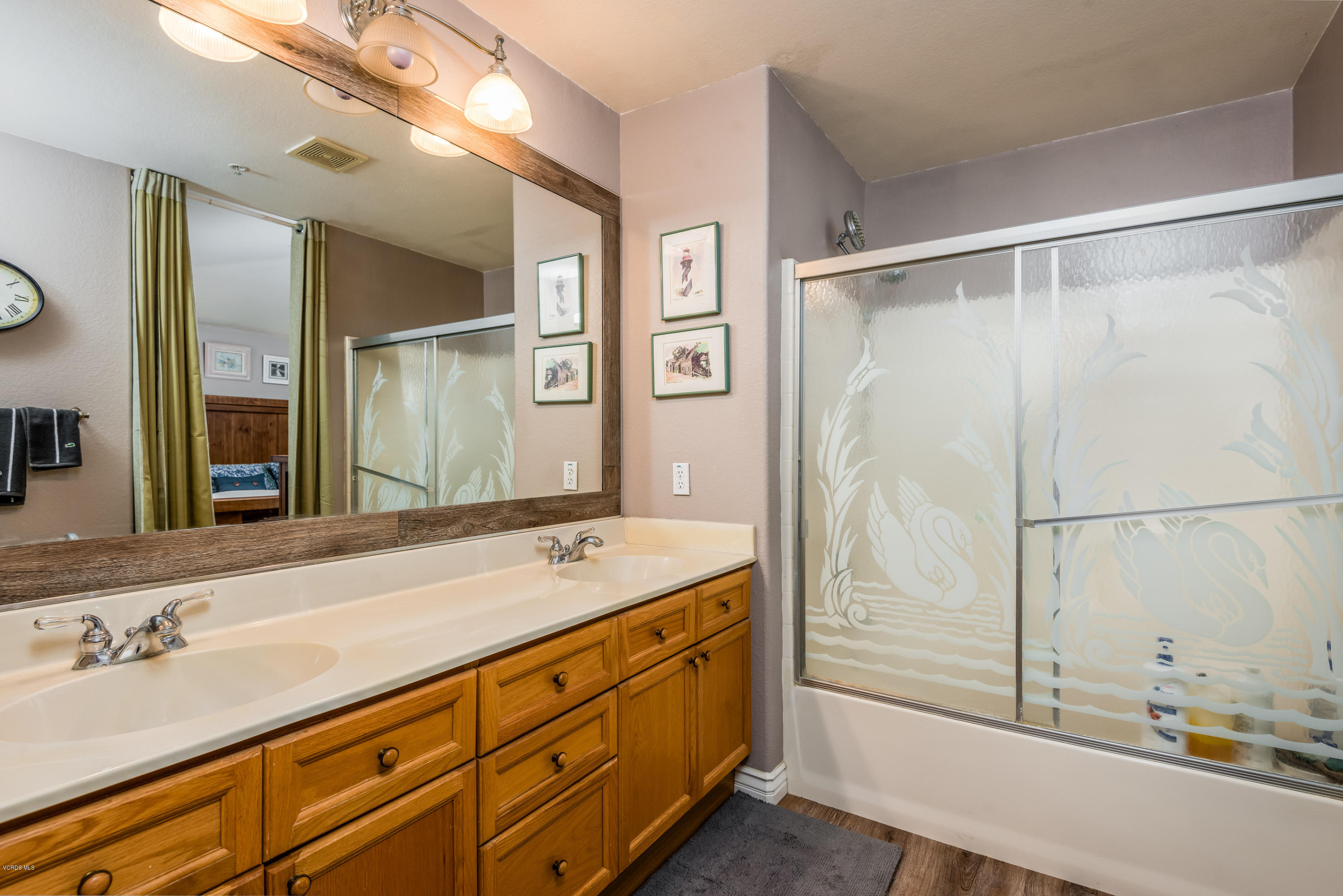 2045 Veracruz Lane Oxnard, CA 93036 - Photo 9 of 15 14-Master Bathroom