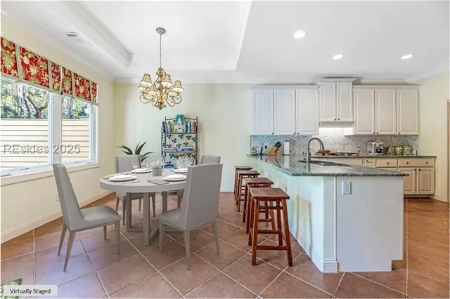 $699,500 | 10 Wax Myrtle Court, Hilton Head Island, SC 29926