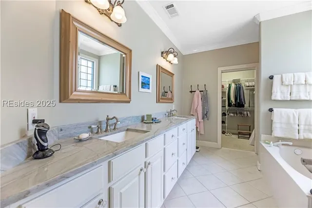 $699,500 | 10 Wax Myrtle Court, Hilton Head Island, SC 29926