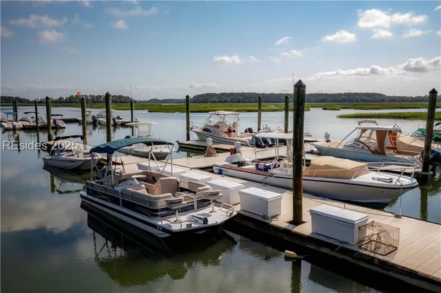 $699,500 | 10 Wax Myrtle Court, Hilton Head Island, SC 29926