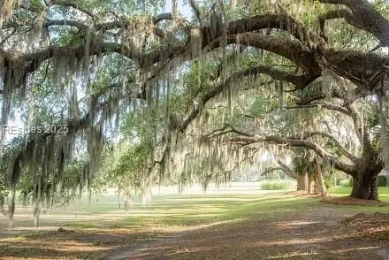 $699,500 | 10 Wax Myrtle Court, Hilton Head Island, SC 29926