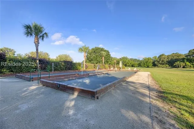 $699,500 | 10 Wax Myrtle Court, Hilton Head Island, SC 29926