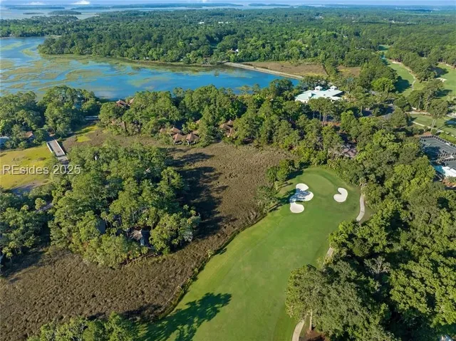 $699,500 | 10 Wax Myrtle Court, Hilton Head Island, SC 29926