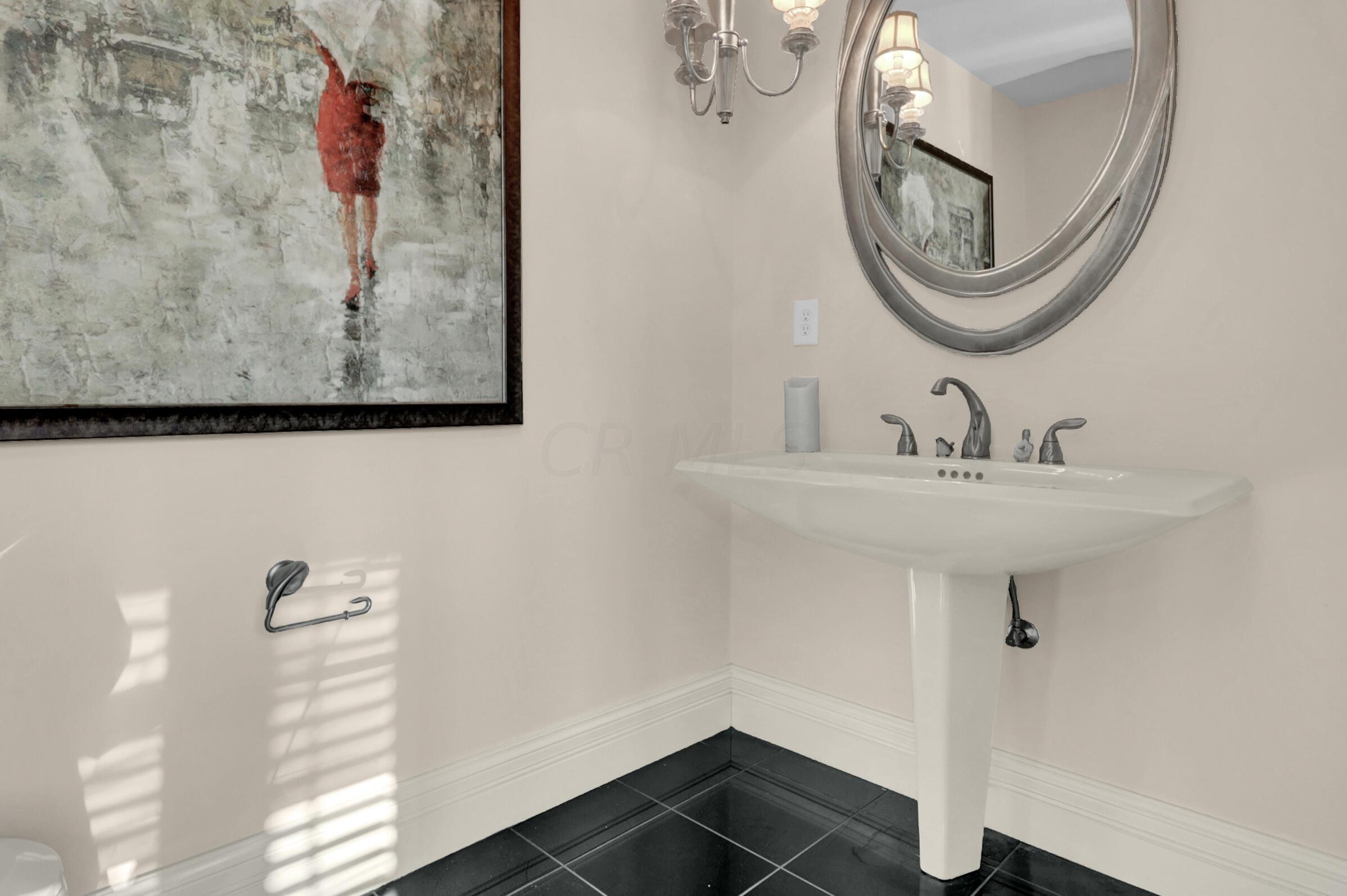 6580 Harriott Road Powell, OH 43065 - Photo 11 of 35 Half Bath