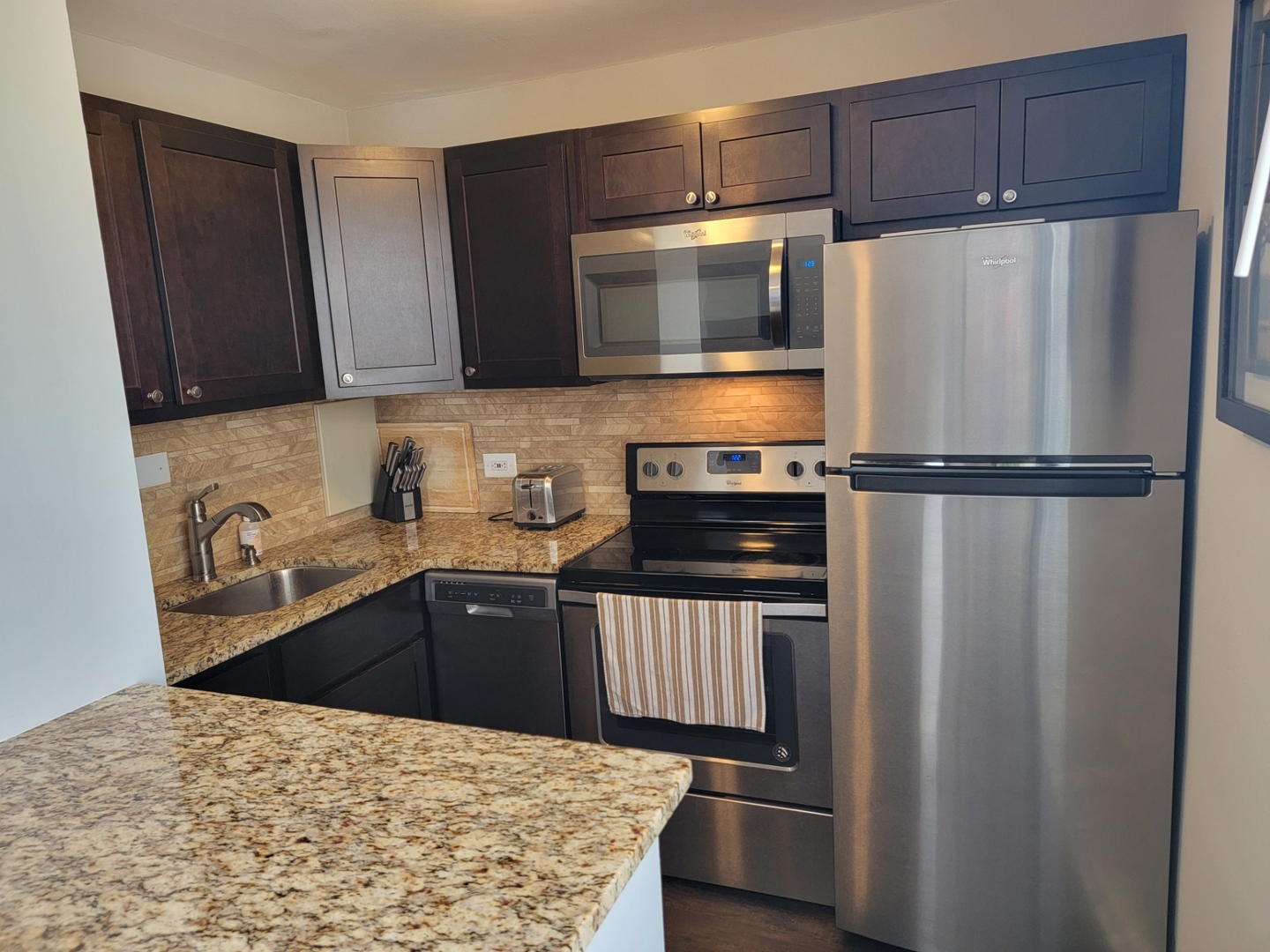5701 North Sheridan Road, Unit 17D Chicago, IL 60660 - Photo 7 of 20