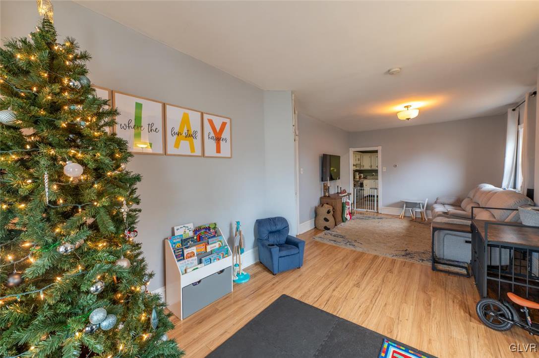 211 Ridge Street Emmaus, PA 18049 - Photo 3 of 18 Gallery Image 3