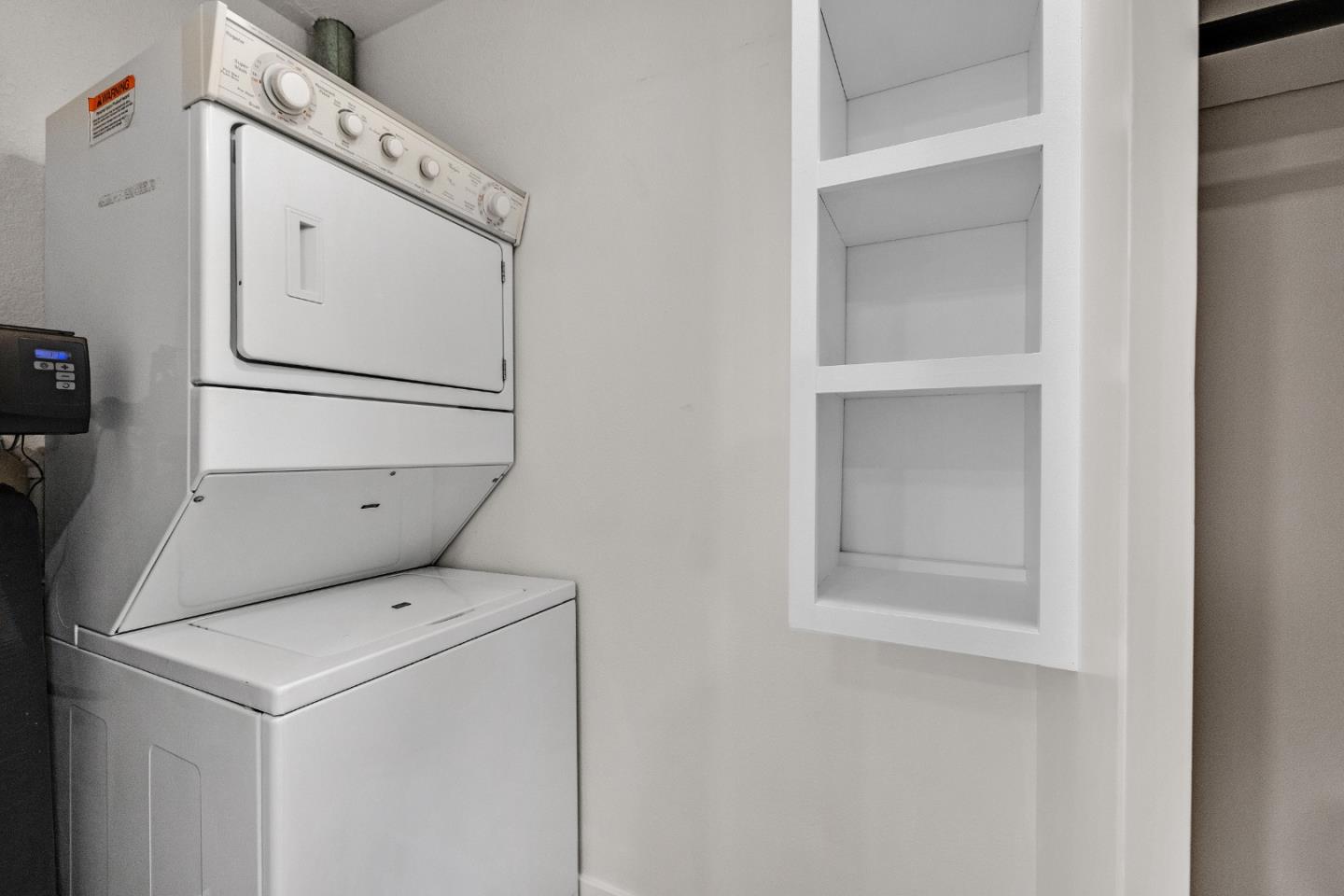 205 Red Oak Drive, Unit M Sunnyvale, CA 94086 - Photo 23 of 32 a utility room with dryer and washer
