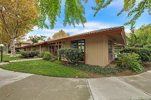 $799,000 | 205 Red Oak Drive, Unit M, Sunnyvale, CA 94086