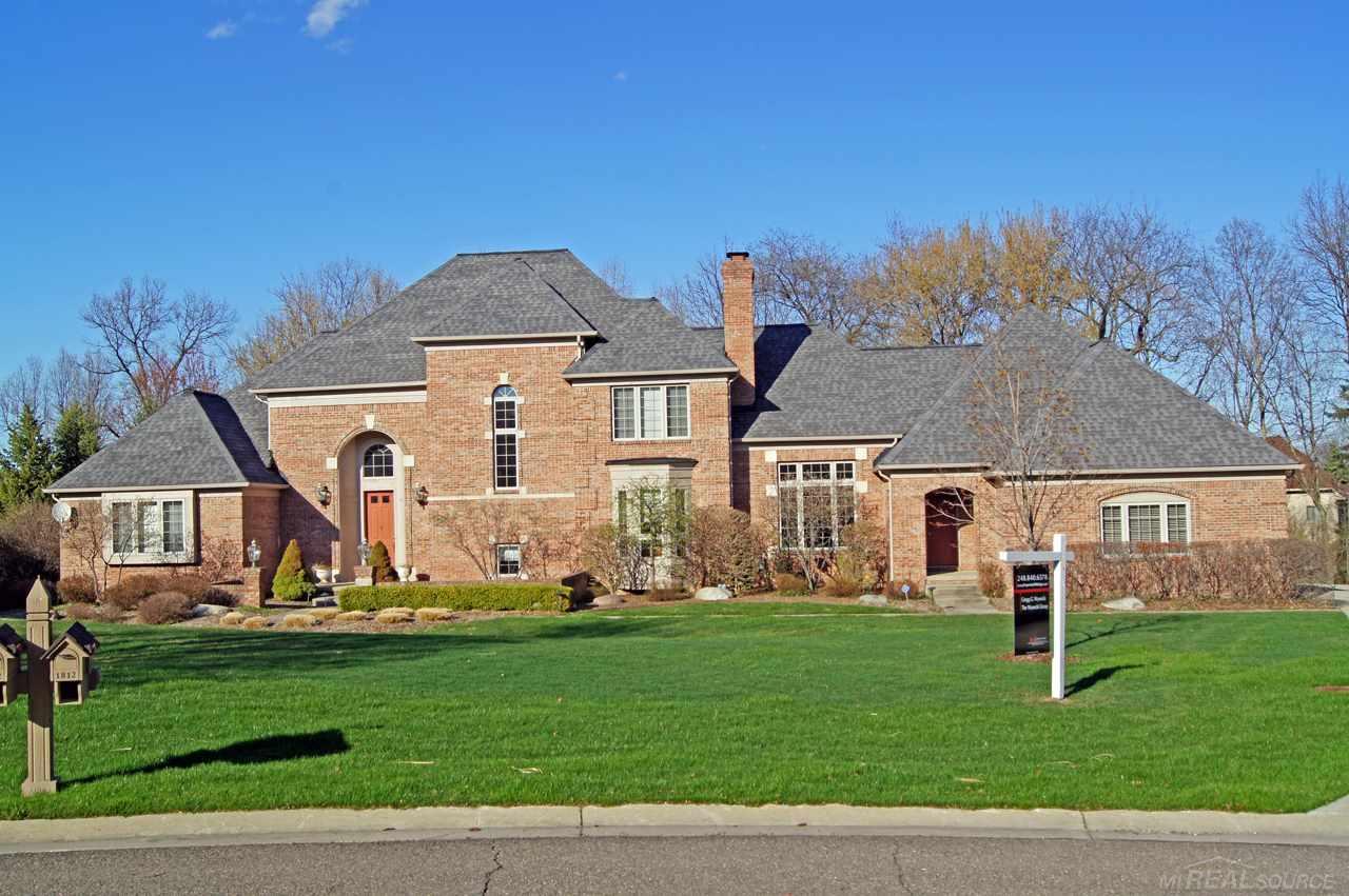 1812 Fox Run Rochester, MI 48306 - Photo 1 of 58 31241619.JPG