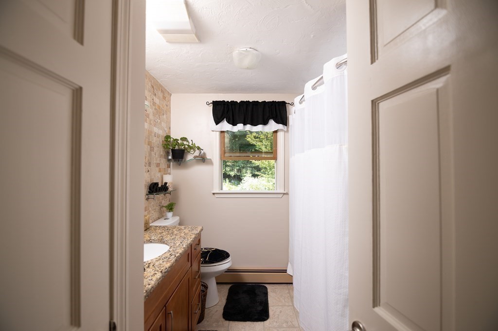 27 Johnson Road Sutton, MA 01590 - Photo 18 of 28