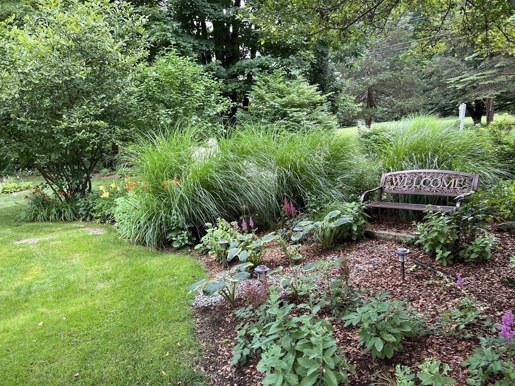 27 Johnson Road Sutton, MA 01590 - Photo 3 of 28