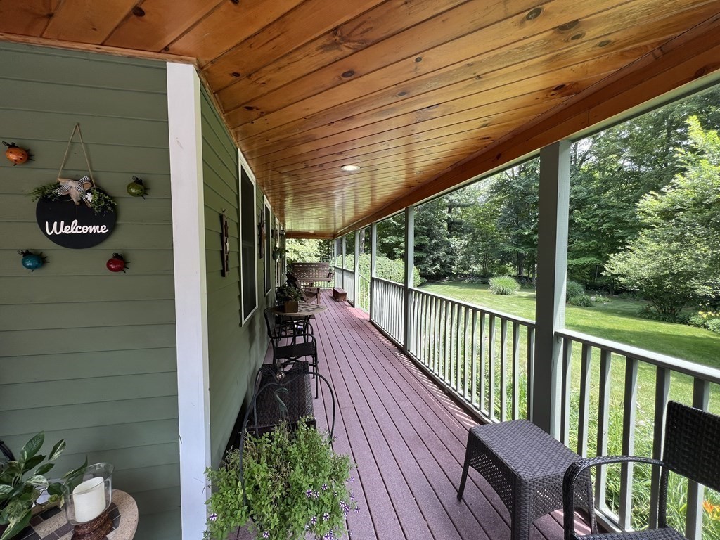 27 Johnson Road Sutton, MA 01590 - Photo 4 of 28