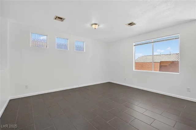 $589,990 | 70 Blaven Drive, Henderson, NV 89002