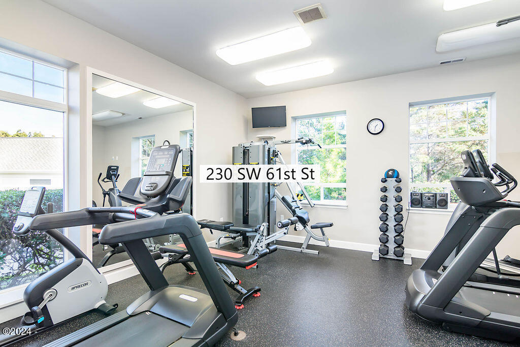 230 Southwest 61 Street Newport, OR 97366 - Photo 35 of 43 230SW61stSt-web-35