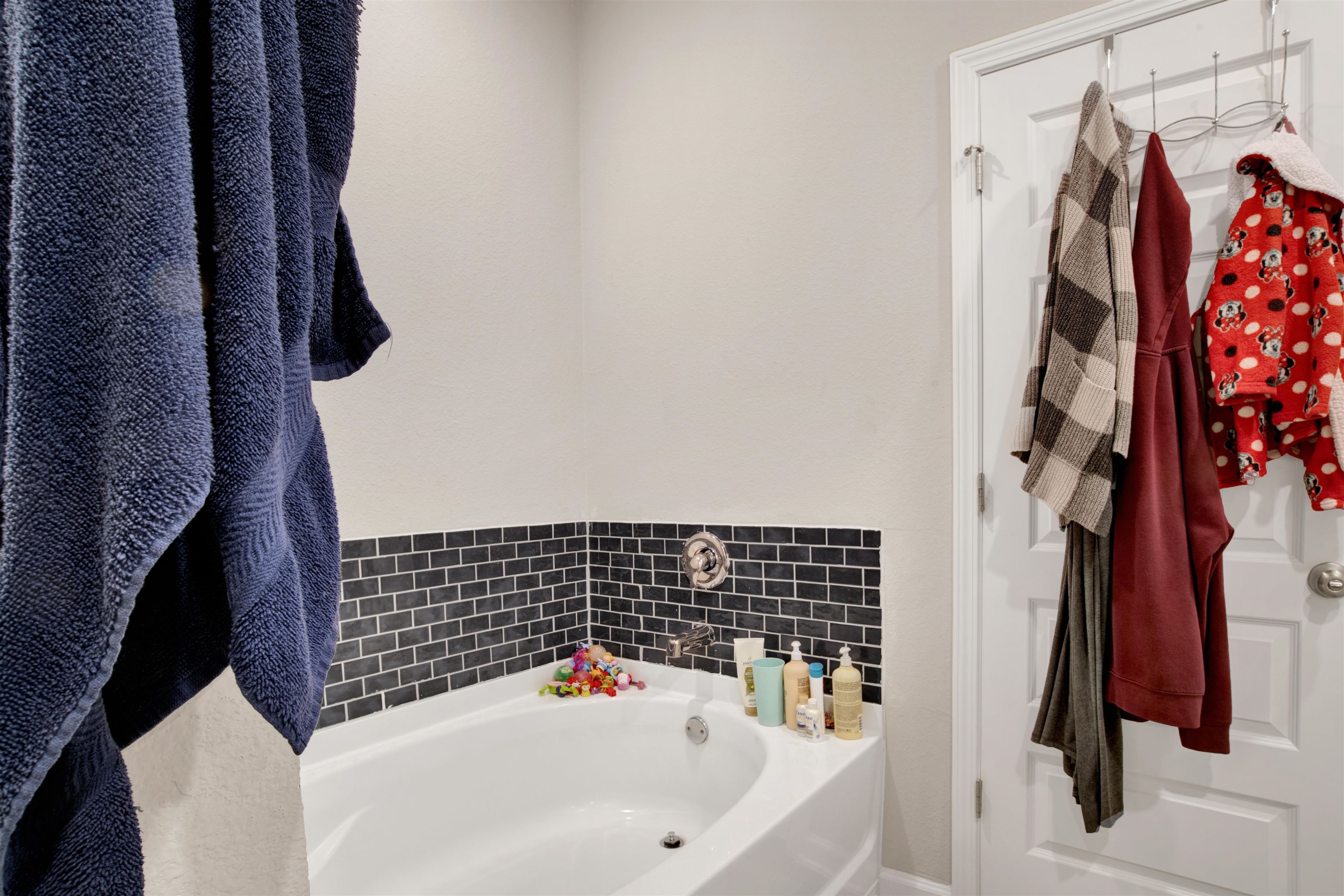 24101 Veranda Circle Elberta, AL 36530 - Photo 18 of 30 Bathroom
