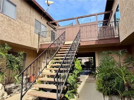 a view of entryway with a front door