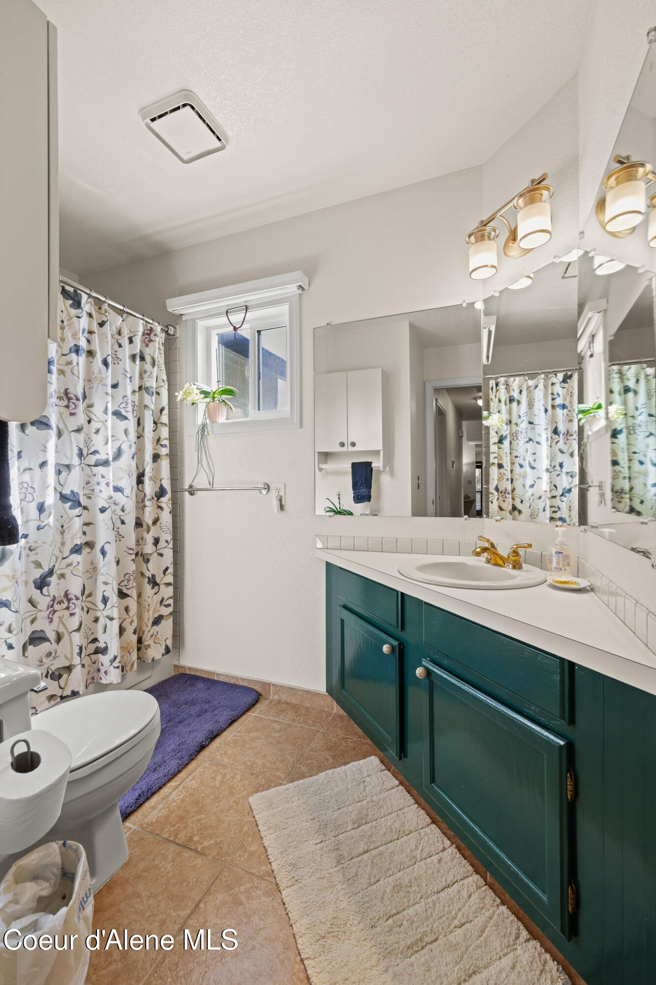 3529 East Mountain View Road Post Falls, ID 83854 - Photo 16 of 32 Bathroom 2
