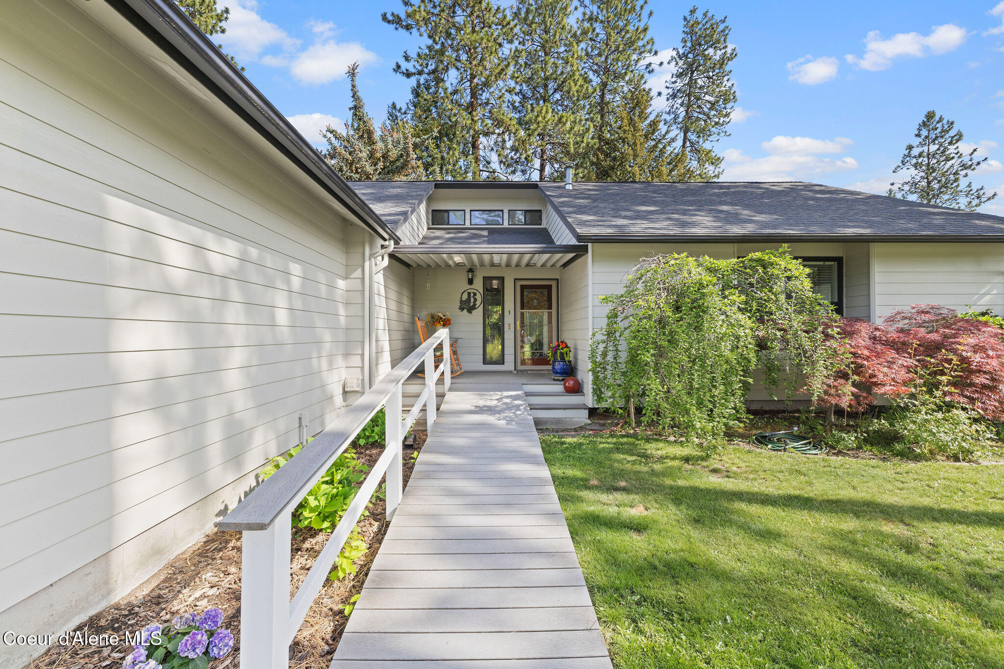 3529 East Mountain View Road Post Falls, ID 83854 - Photo 2 of 32 Landscaped front yard