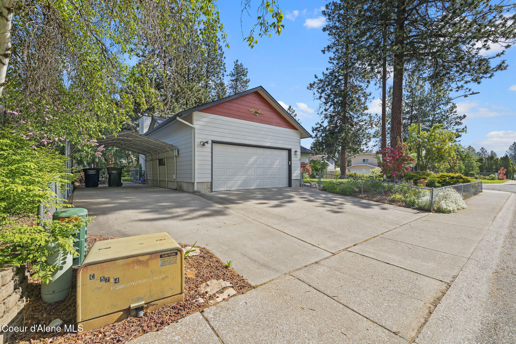 3529 East Mountain View Road Post Falls, ID 83854 - Photo 3 of 32 2 car garage and covered carport