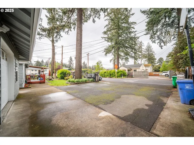 $1,149,950 | 11901 Southeast Powell Boulevard, Portland, OR 97266