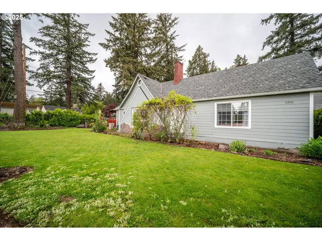 $1,149,950 | 11901 Southeast Powell Boulevard, Portland, OR 97266