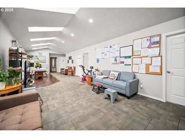 $1,149,950 | 11901 Southeast Powell Boulevard, Portland, OR 97266