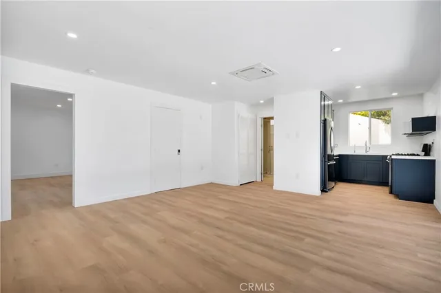 $12,800 | 1145 South Longwood Avenue, Los Angeles, CA 90019