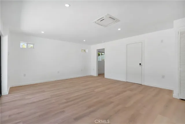 $12,800 | 1145 South Longwood Avenue, Los Angeles, CA 90019