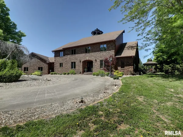 $1,329,900 | 3939 Musholt Strasse Lane, Quincy, IL 62305
