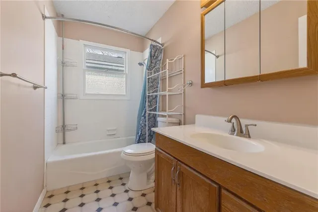 $249,900 | 1525 4th Avenue, St. Joseph, MO 64505