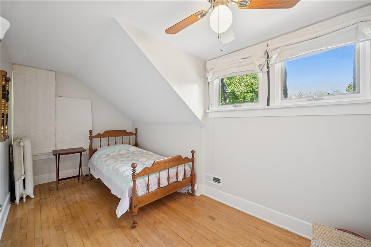 100 Old Green Bay Road Winnetka, IL 60093 - Photo 40 of 60 a bedroom with a bed and window