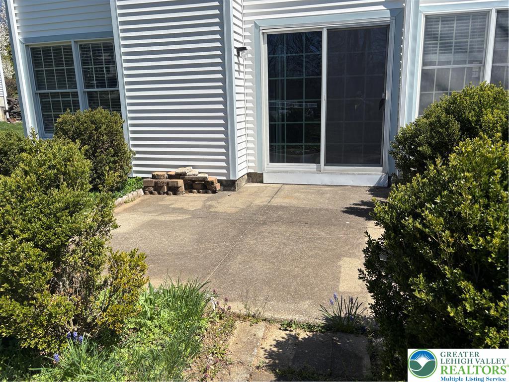 3406 South Ruch Street Whitehall, PA 18052 - Photo 8 of 35