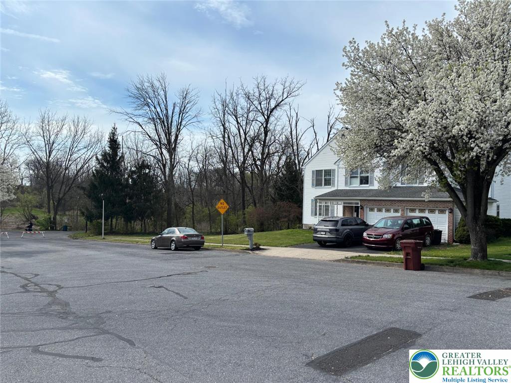 3406 South Ruch Street Whitehall, PA 18052 - Photo 9 of 35