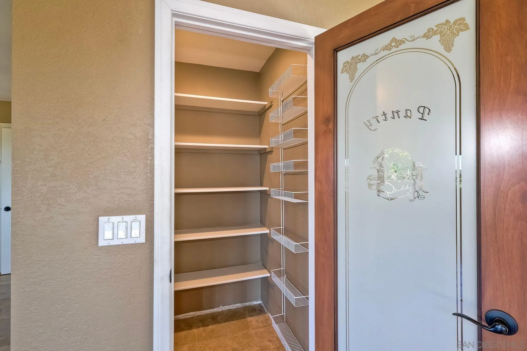 1070 El Paseo Vista, CA 92084 - Photo 13 of 34