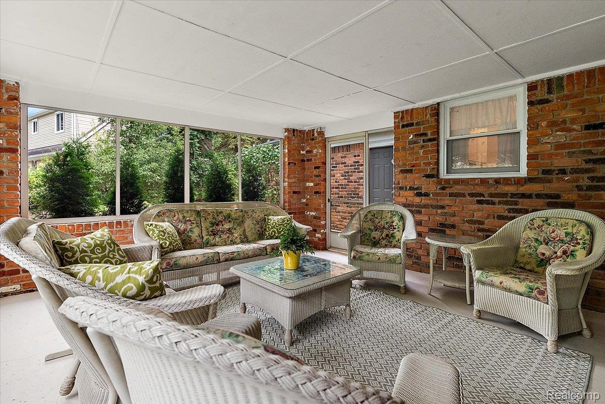 5033 Aintree Court Rochester, MI 48306 - Photo 26 of 64 3 season screened in porch