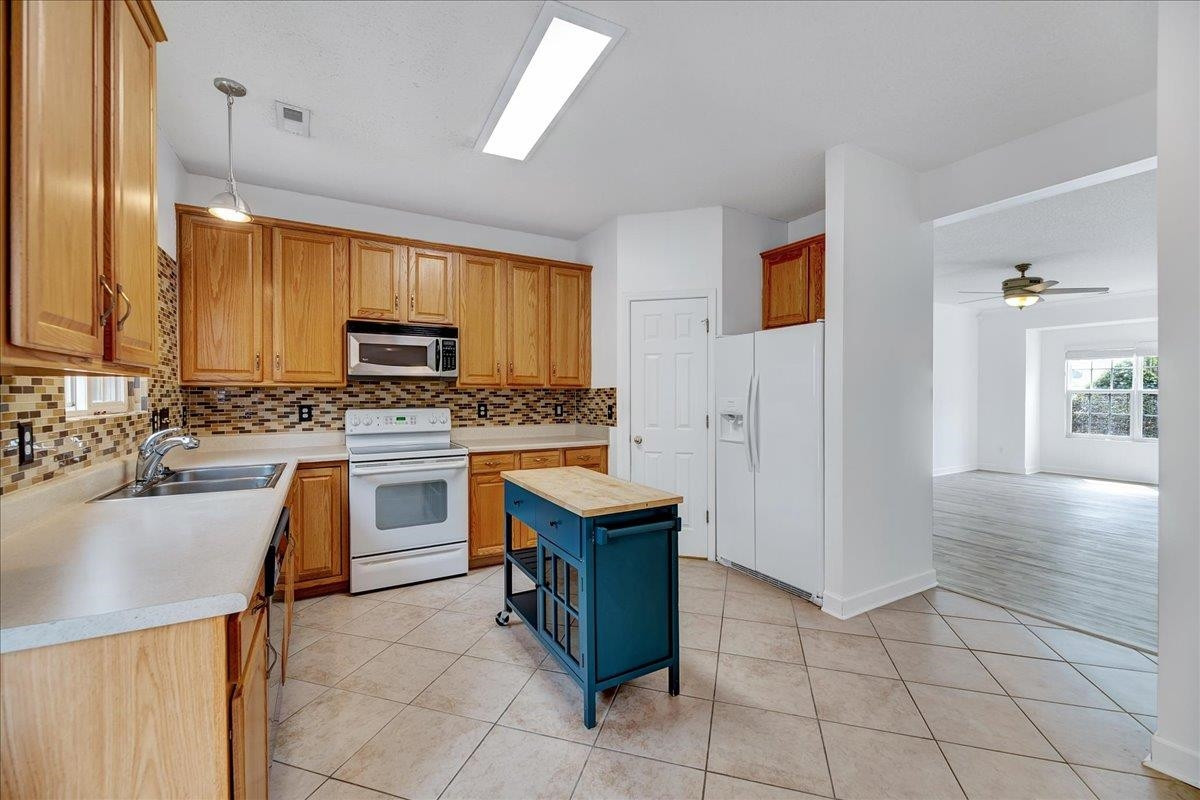 3367 Bridgeville Road Raleigh, NC 27610 - Photo 12 of 34 Kitchen