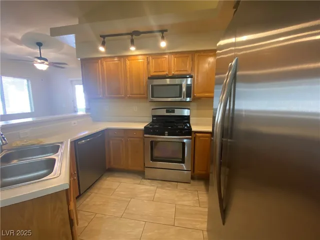 $1,425 | 1513 Lake Placid Terrace, Unit 220, Henderson, NV 89014