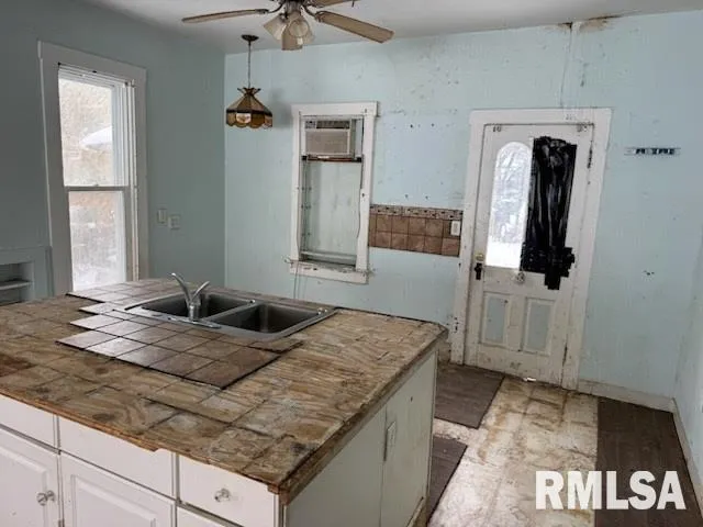 $25,000 | 305 North Fulton Street, Payson, IL 62360