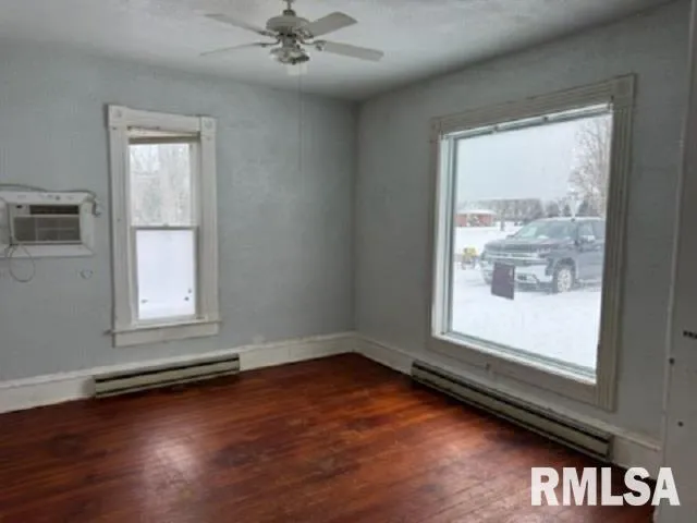 $25,000 | 305 North Fulton Street, Payson, IL 62360