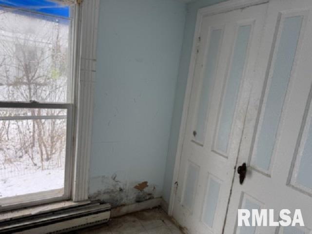 305 North Fulton Street Payson, IL 62360 - Photo 9 of 15