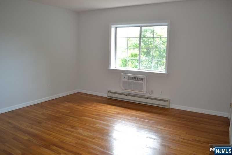 27-33 Corsa Terrace, Unit 11B Ridgewood, NJ 07450 - Photo 14 of 25